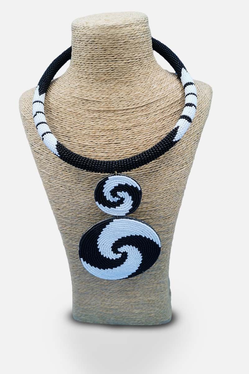 Collier en perles spirales